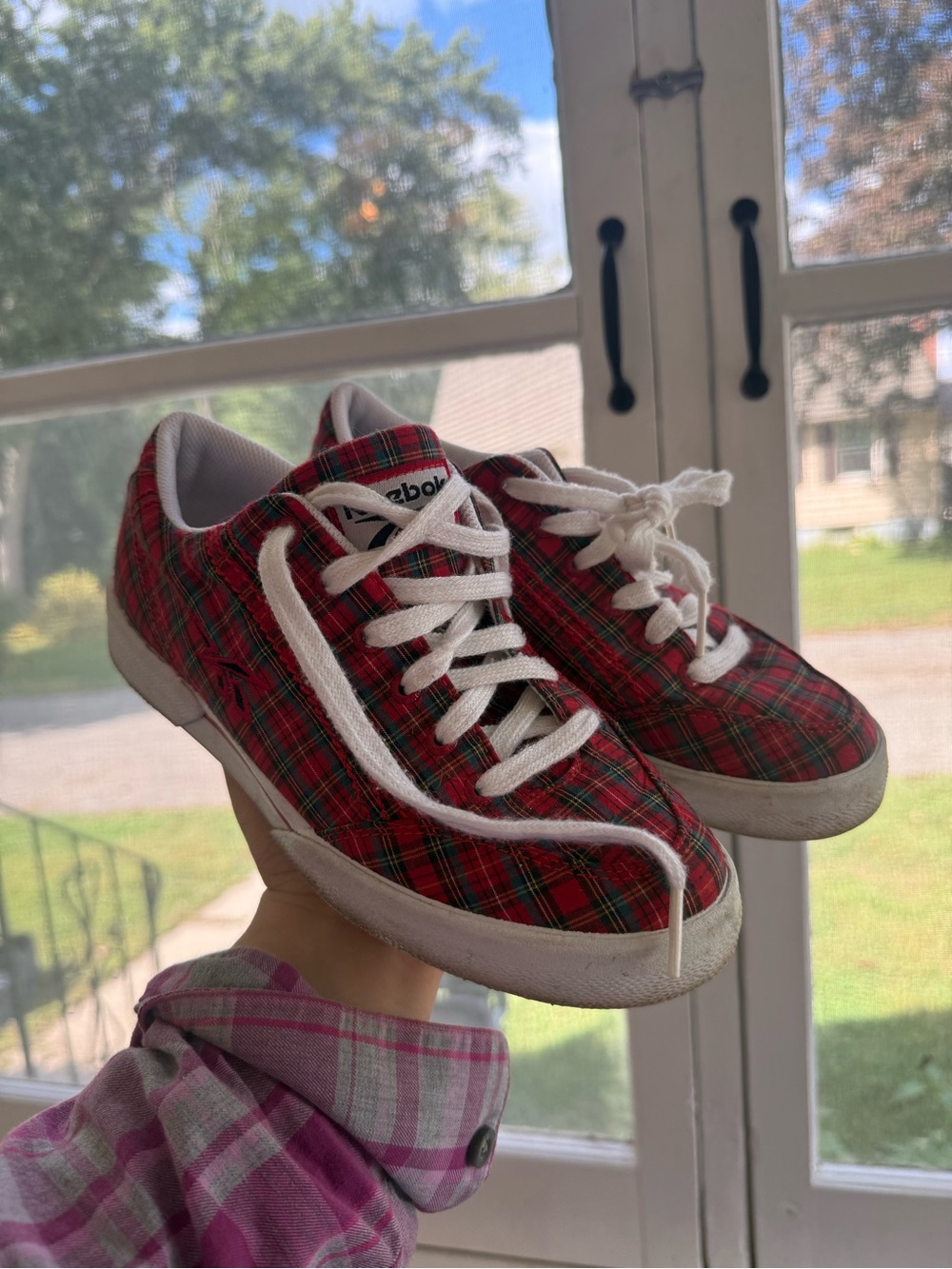 Vintage y2k 90’s tartan plaid Reebok tennis shoes